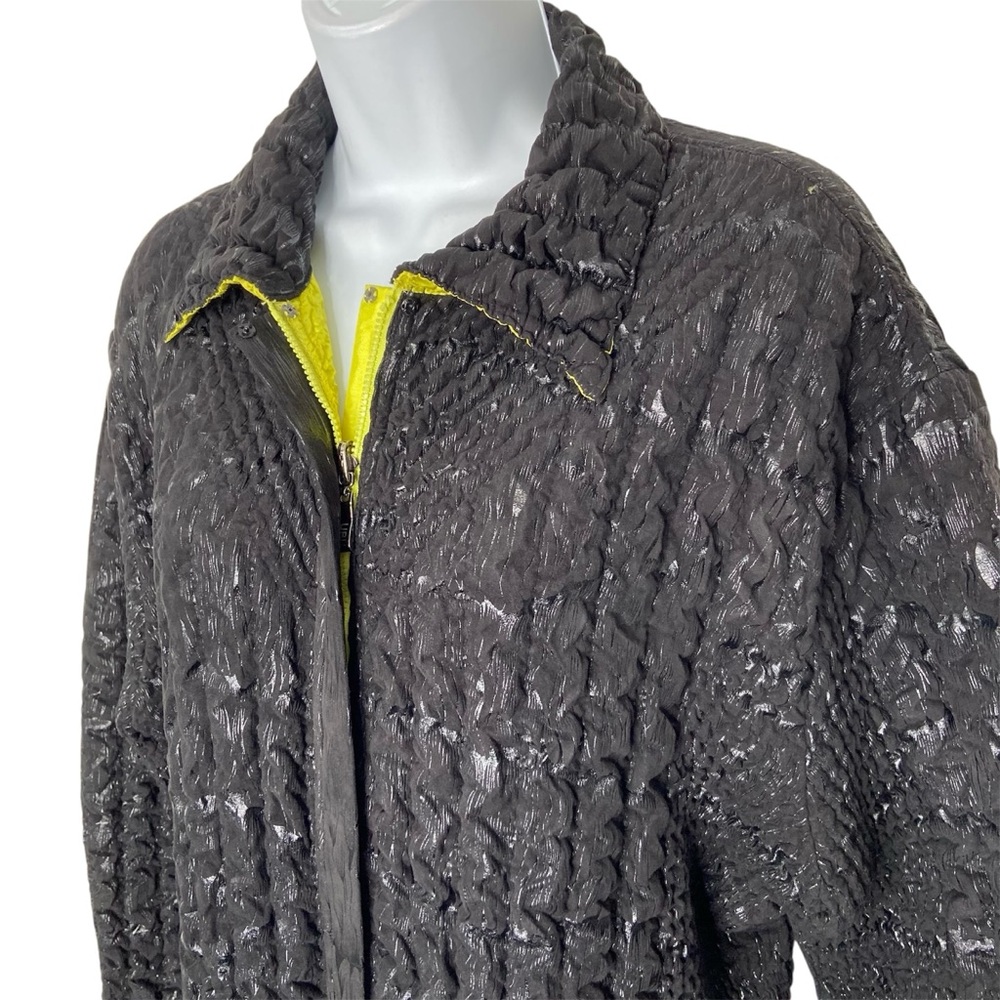UbU Reversible Crinkle/Bubble Jacket